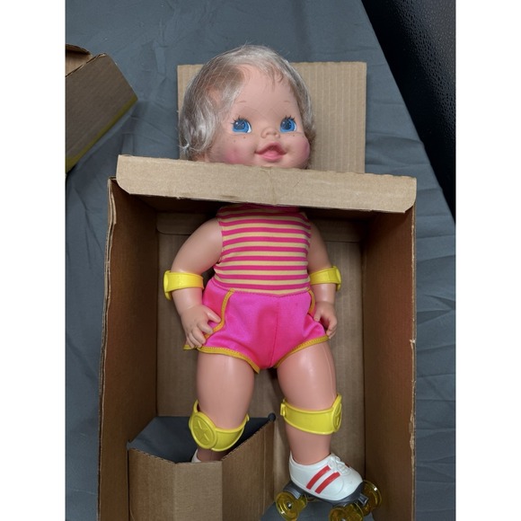 RARE 1982 Mattel Baby Skates 15" Wind Up No. 5912. NEW NRFB MINT! S1 - Picture 8 of 10